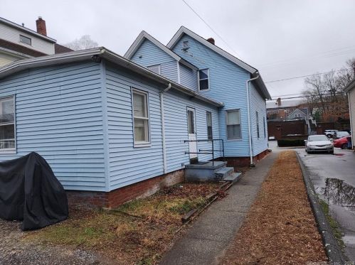 103 School St, Killingly CT 06239-3515 exterior