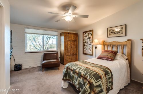 4150 La Cadena, Tucson AZ 85718-6148 exterior