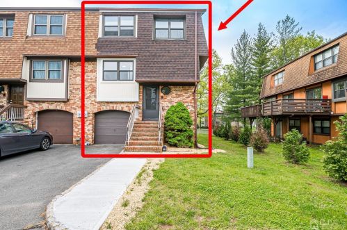 1906 Merrywood Dr, Edison NJ  08817-2523 exterior