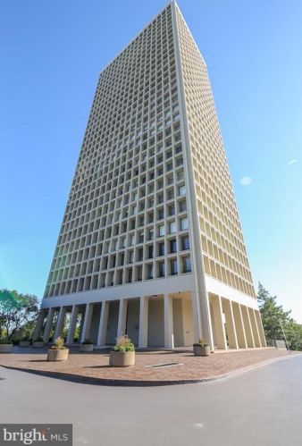 200 Locust St, Philadelphia PA  19106-3915 exterior