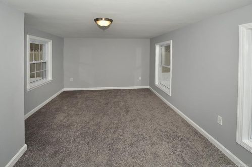 14 Lk St, Ellington CT 06029-3008 exterior