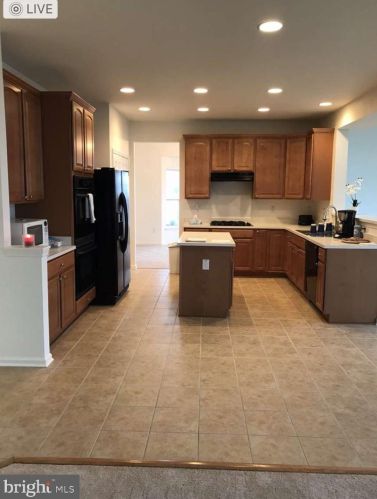 19 Nace Dr, Hanover PA 17331-9411 exterior