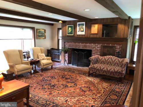 297 Old Orchard Dr, Pottstown, PA 19464-1617