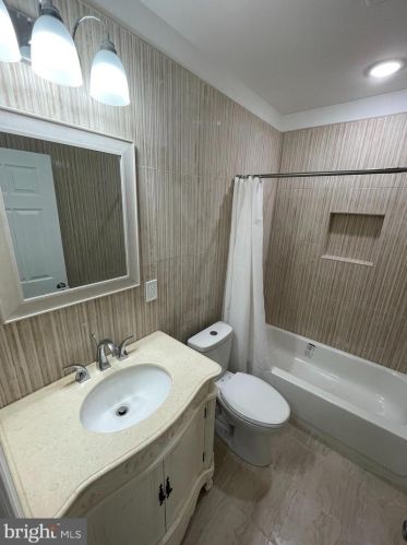 5818 Camac St, Philadelphia PA  19141-4123 exterior