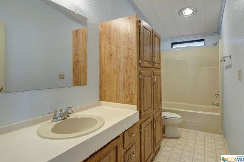 1740 Knl Schwope Rd, Spring Branch TX 78070-6213 exterior