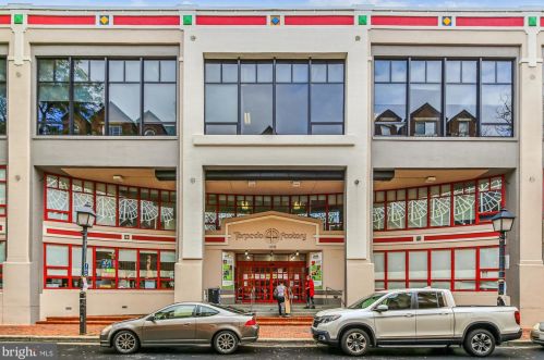 5823 Monticello Rd, Alexandria VA 22303-1302 exterior