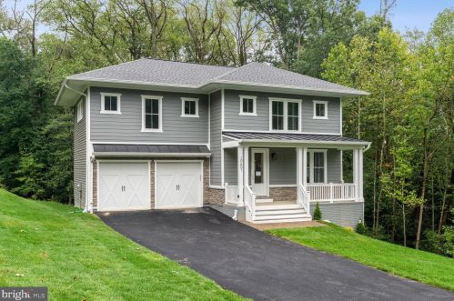 10601 Greenacres Dr, Silver Spring, MD 20903-1214