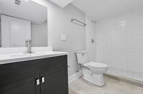 9740 Calumet Ave, Chicago IL 60616-2439 exterior