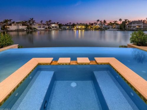 210 Cuddy Ct, Naples FL 34103-4074 exterior