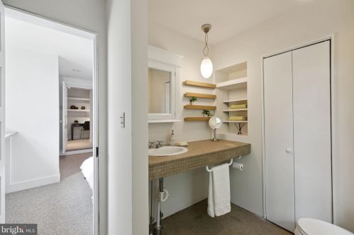 601 18 St, Philadelphia PA 19140-1013 exterior