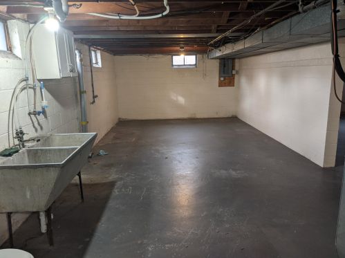 2161 Blodgett St, Meskegon MI 49441-1514 exterior