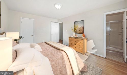 5537 Burnside Dr, Rockville MD 20853-2457 exterior