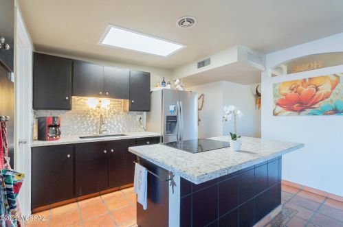 7925 Beverly St, Tucson AZ 85710-5803 exterior