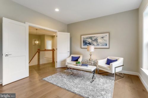 920 Darton Dr, Alexandria VA 22308-2021 exterior