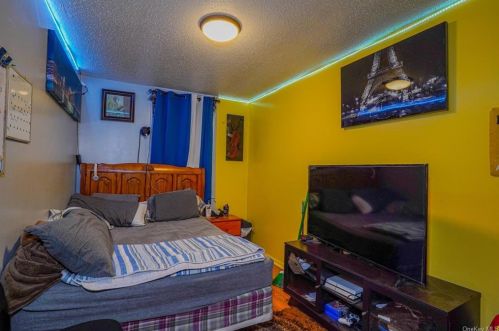 652 Beck St, Bronx NY 10455-1902 exterior