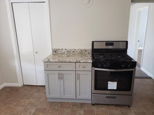 12 Airlie St, Worcester MA 01606-3248 exterior