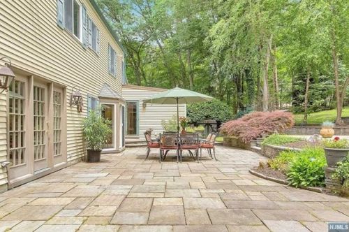 36 Saddle River Rd, Upper Saddle River NJ  07458-3205 exterior