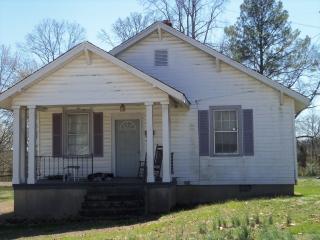 12 10th St, Chickamauga, GA 30707-1510