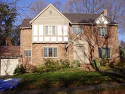 17 Bruce Ln, Newton, MA 02458-2615