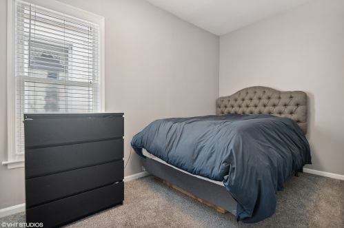 2853 Elston Ave, Chicago IL 60618-5843 exterior