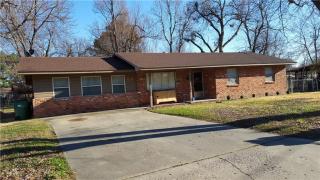 1700 Horseshoe Dr, Springdale, AR 72762-3937