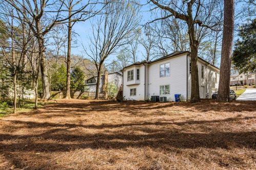 2884 Cravey Dr, Atlanta GA  30345-1420 exterior
