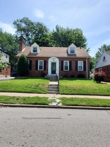 1066 Purcell Ave, Saint Louis, MO 63130-2503