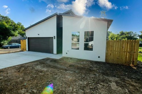 2622 Ewing Ave, Dallas, TX 75216-3127