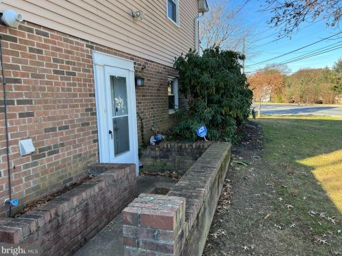 2873 Southwick Dr, Lancaster PA 17601-3552 exterior