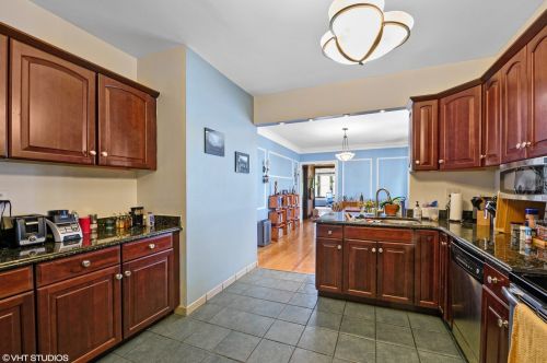 2220 37th St, Chicago IL 60609-1039 exterior