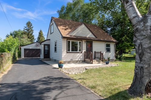 7828 Lolita Ave, Milwaukee, WI 53223-3928