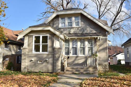 2866 40th St, Milwaukee, WI 53210-1806