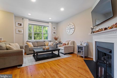 15 Linda Ln, Chester PA 19014-1870 exterior