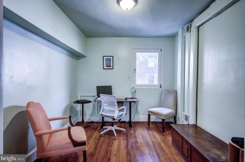 2004 Brandywine St, Philadelphia PA 19130-3204 exterior