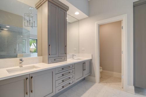 642 Hillside Ave, Elmhurst IL 60126-4247 exterior