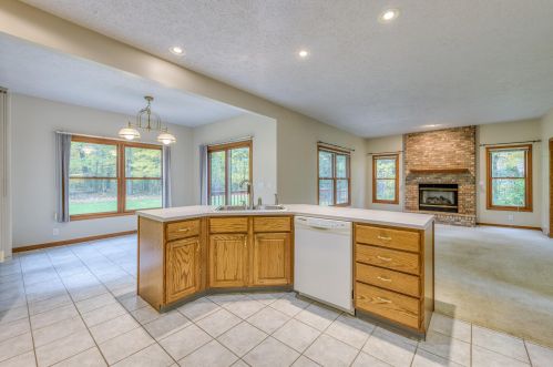 27526 Rolling Pines Ct, Lawton MI 49065-8601 exterior