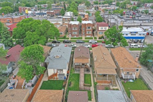 2337 Keating Ave, Chicago IL 60629-5513 exterior