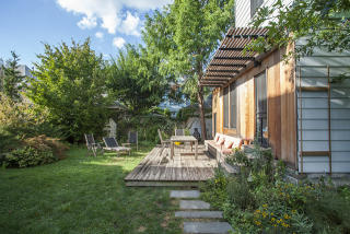 210 Stratford Rd, Brooklyn NY  11218-4314 exterior