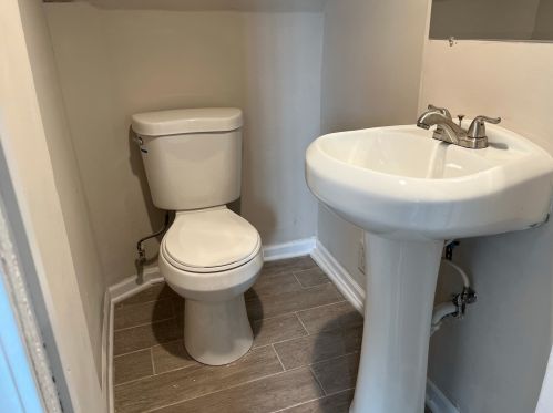 906 71st St, Chicago IL  60621-1720 exterior