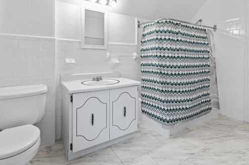 113 Oakland Ave, Providence RI 02908-3632 exterior