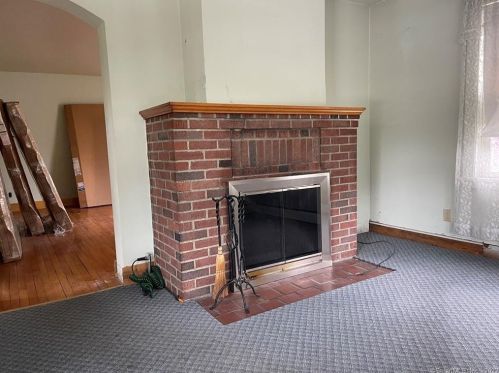 437 Putnam Rd, Killingly CT 06239-2005 exterior