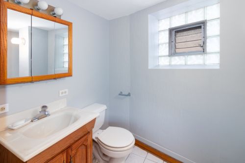 6024 Eddy St, Chicago IL 60641-3246 exterior