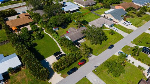 1248 Ladner St, Fort Pierce FL  34983-2571 exterior