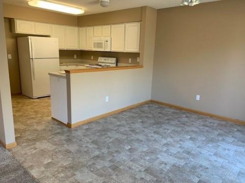 15562 Finch Ave, Saint Paul, MN 55124-5823