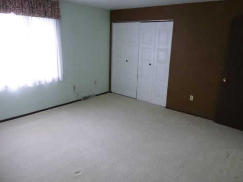 229 Thornberry Dr, Pittsburgh PA 15237-3349 exterior