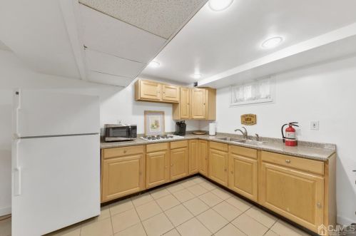 51 Madison Ave, Perth Amboy NJ 08861-4306 exterior