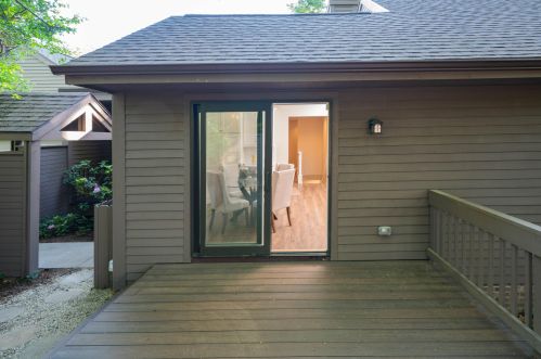 919 Essex Cir, Kalamazoo MI 49008-2349 exterior