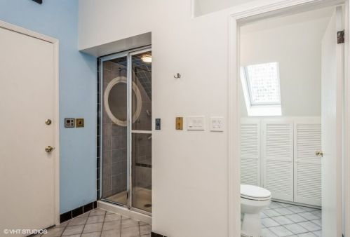 1323 Nelson St, Chicago IL 60657-3103 exterior