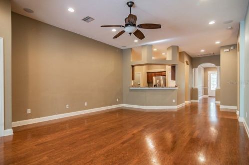 8028 Hampton Lake Dr, Tampa FL  33647-3558 exterior