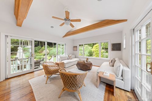 38 Pequot Trl, Westport CT 06880-2930 exterior